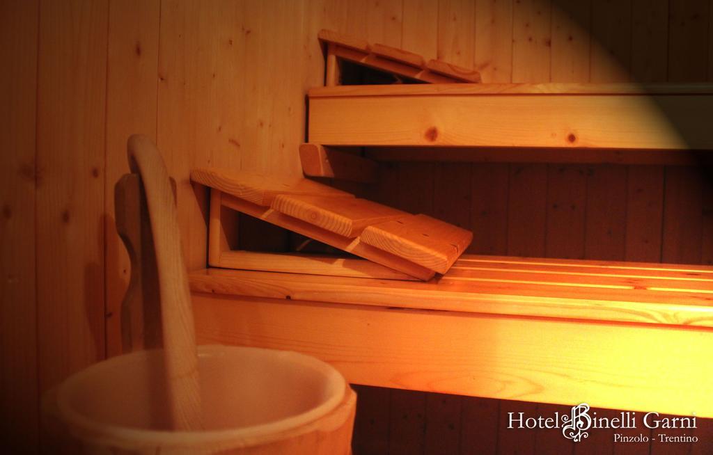 Hotel Binelli ピンツォーロ エクステリア 写真