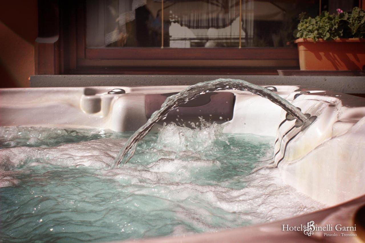 Hotel Binelli ピンツォーロ エクステリア 写真